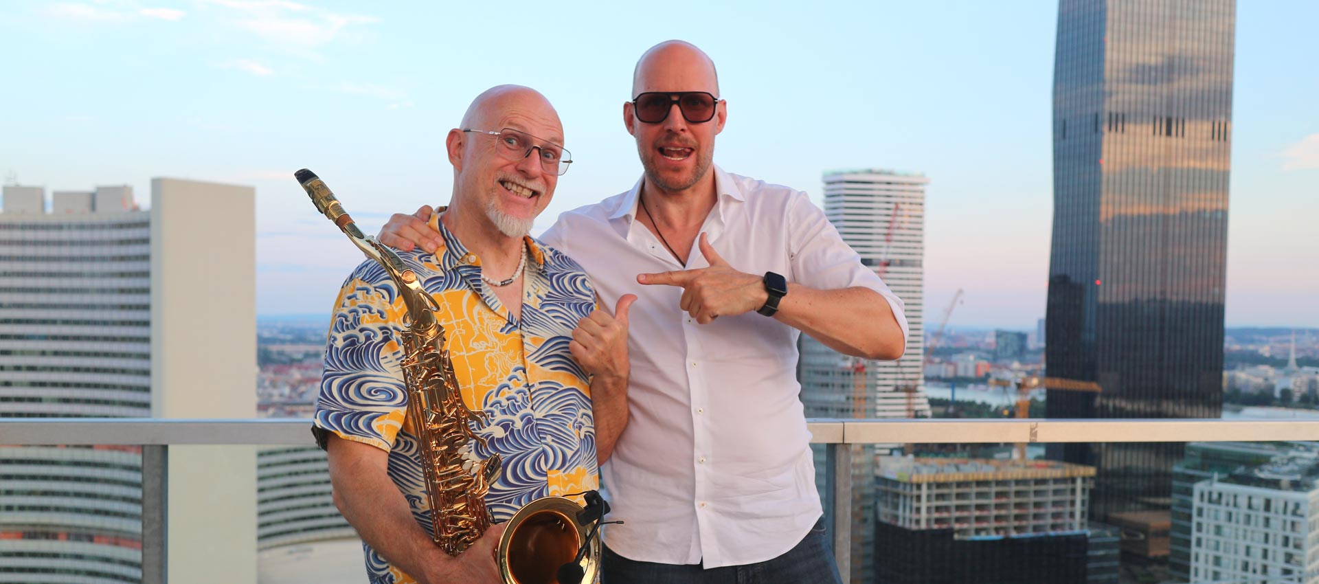Dj & live Saxophonist